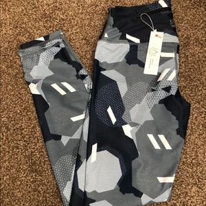 “SOLD IN MERC” NWT Women’s High Waist Yoga Pants,